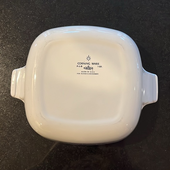 1-Quart Square Casserole with Lid - Cornflower Blue by Corning Corelle - Picture 9 of 10